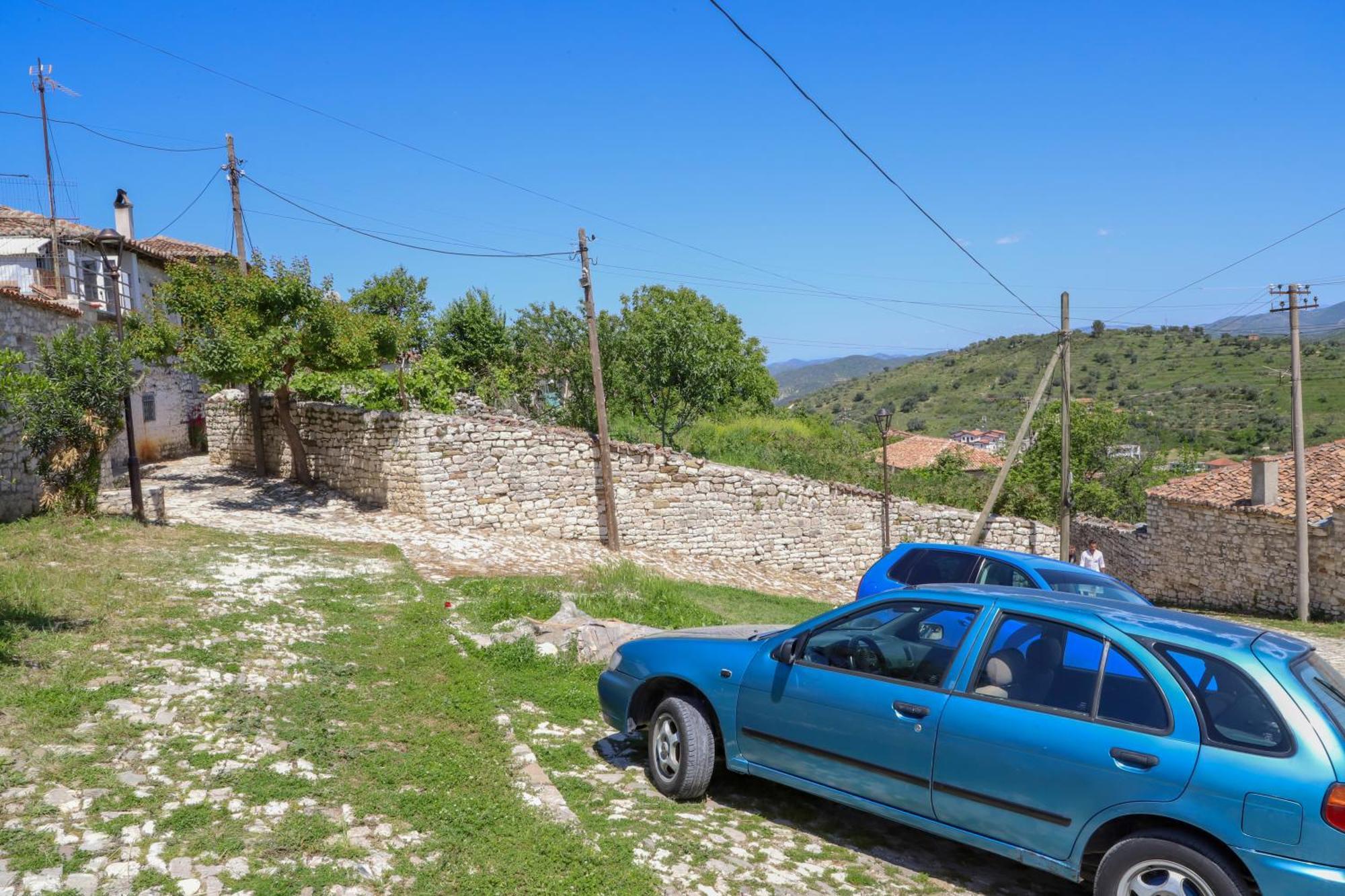 Guest House Vasili Berat Exterior photo