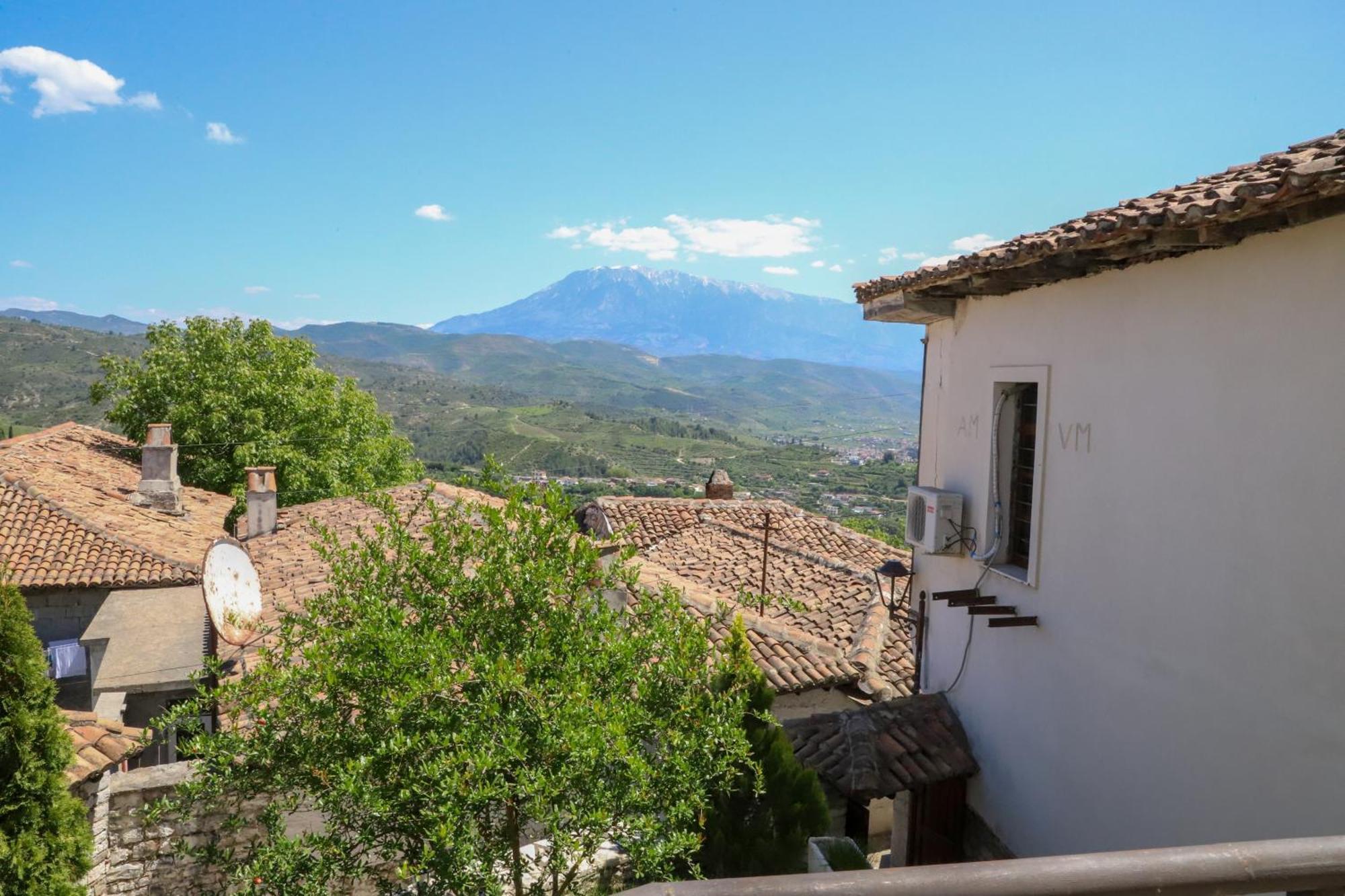 Guest House Vasili Berat Exterior photo